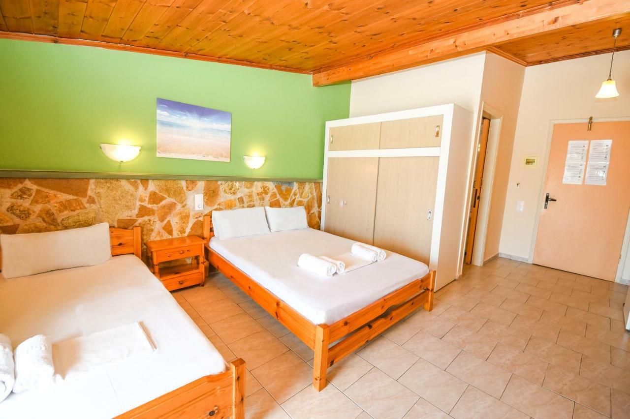 Vanessa Hotel Kalamákion Стая снимка