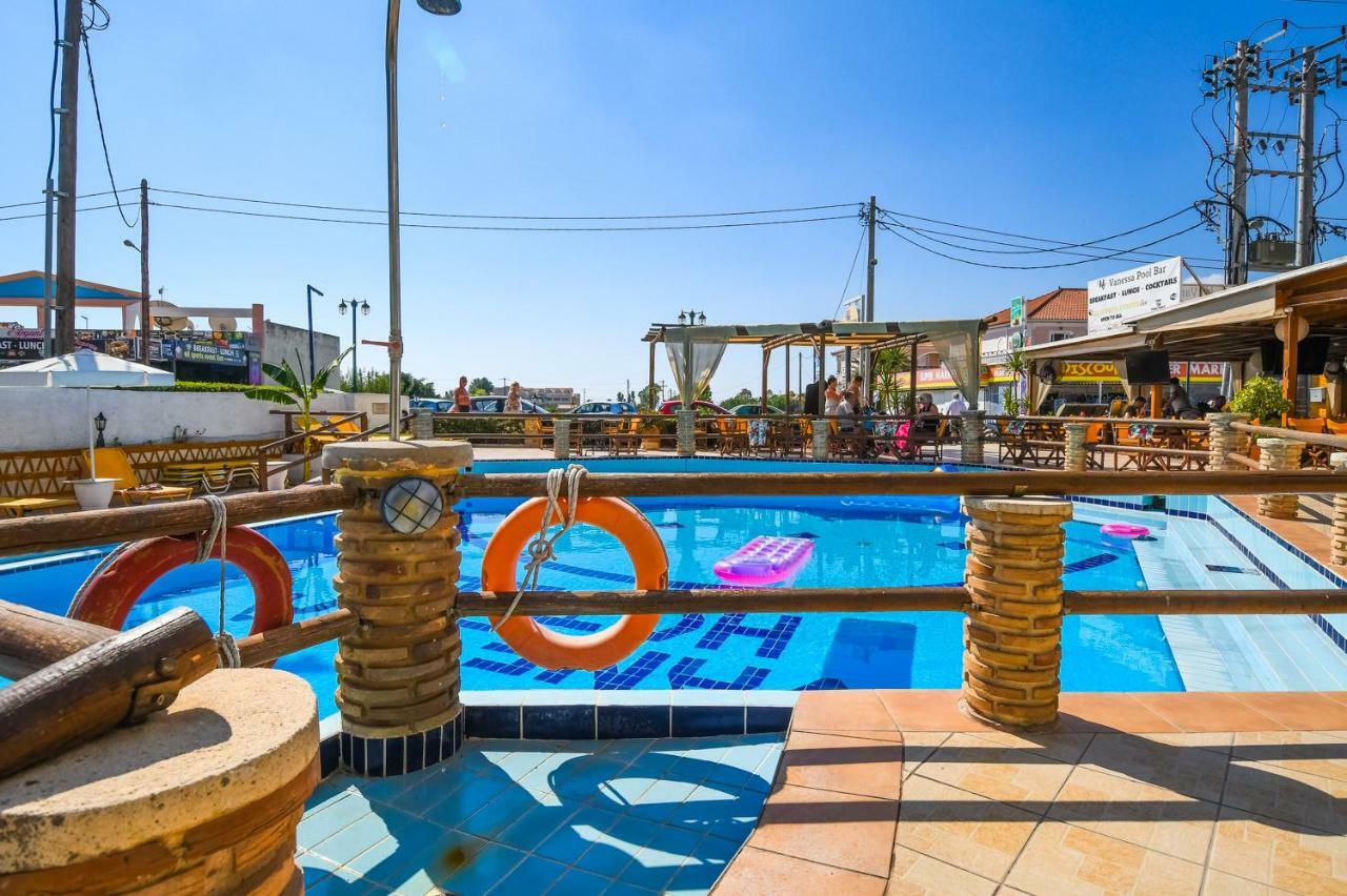 Vanessa Hotel Kalamákion Екстериор снимка